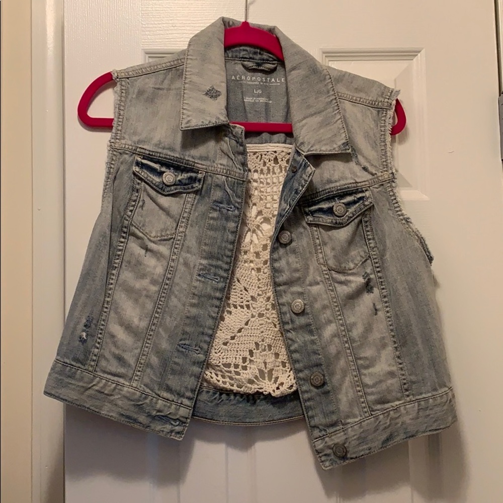 Trendy Summer Jean Jacket Vest!